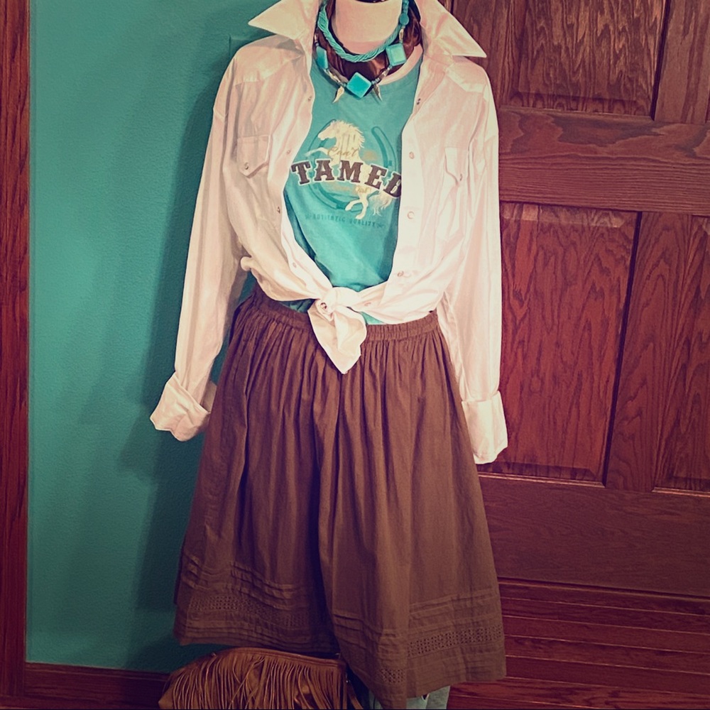 🐴 Farm Girl “Can’t Be Tamed” Jr 2X Tshirt